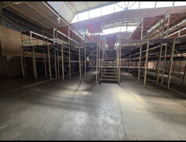 949M² WAREHOUSE TO LET IN CROWN